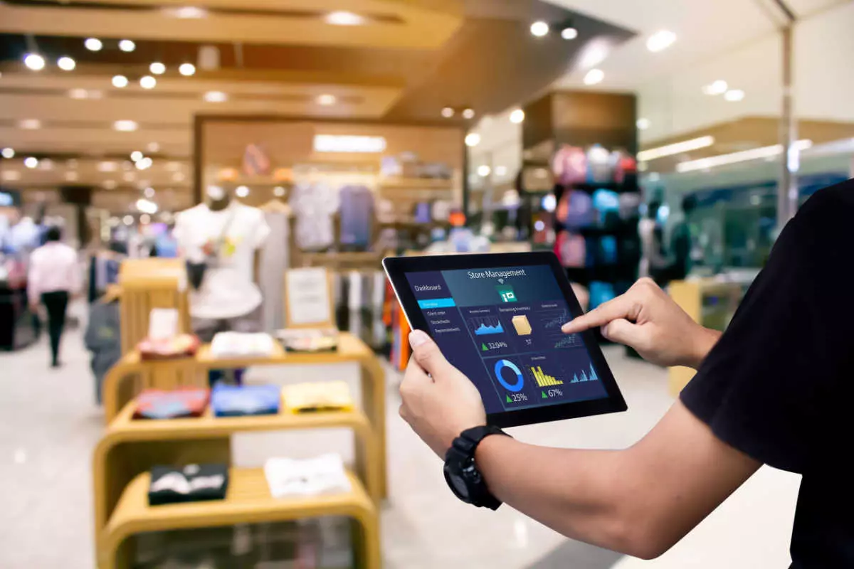 Using AI software to conduct retail store audit