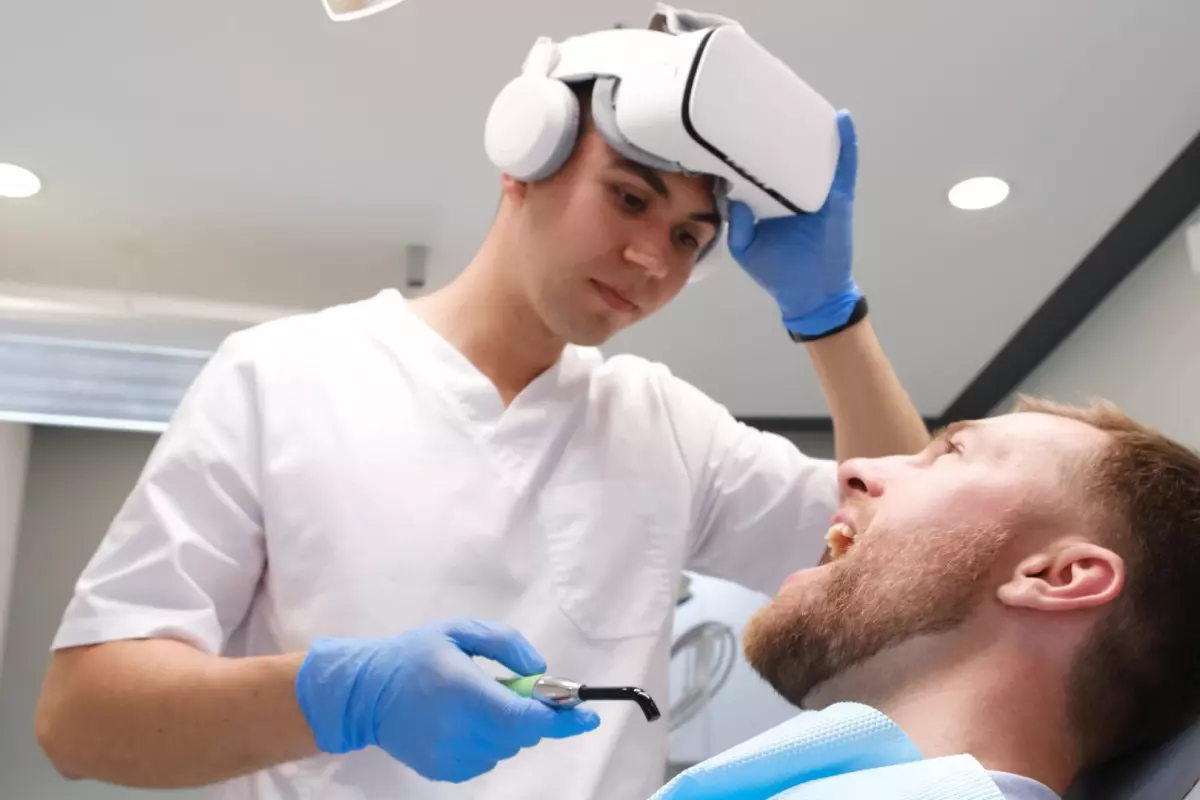 Dentist using AR technology 